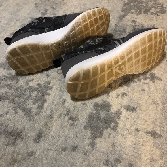 Nike Roshe Run - Picture 4 of 5